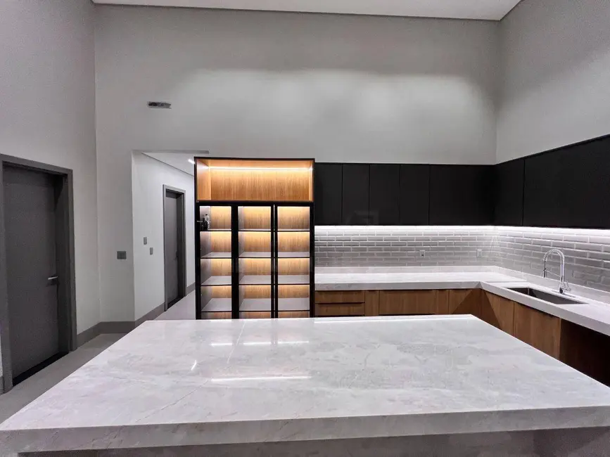 Foto 2 de Casa de Condomínio com 3 quartos à venda, 490m2 em Residencial Anaville, Anapolis - GO