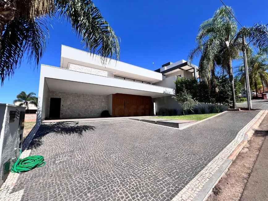 Foto 1 de Casa de Condomínio com 3 quartos à venda, 490m2 em Residencial Anaville, Anapolis - GO