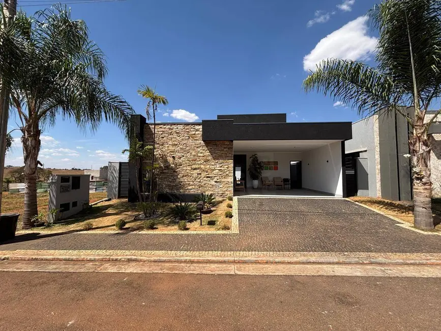 Foto 1 de Casa de Condomínio com 3 quartos à venda, 360m2 em Anapolis - GO