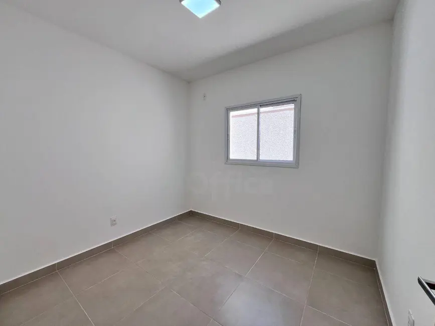 Foto 2 de Casa de Condomínio com 3 quartos à venda, 200m2 em Chácaras Colorado, Anapolis - GO