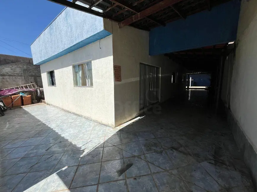 Foto 2 de Casa com 3 quartos à venda, 300m2 em Residencial Veneza, Anapolis - GO