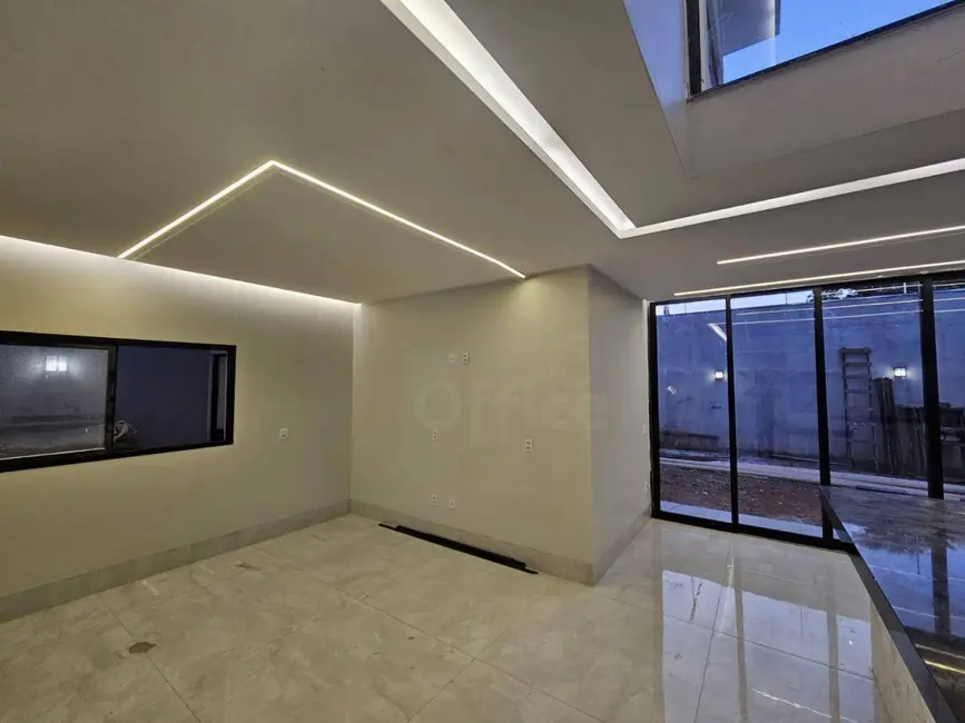 Foto 3 de Sobrado com 4 quartos à venda, 360m2 em Anápolis City, Anapolis - GO