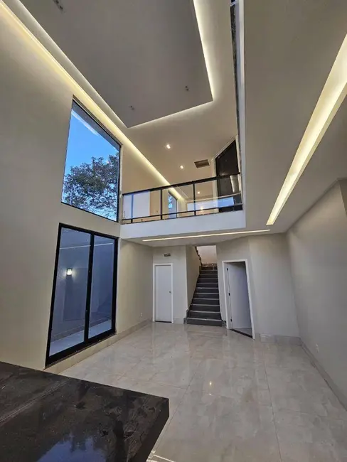 Foto 6 de Sobrado com 4 quartos à venda, 360m2 em Anápolis City, Anapolis - GO