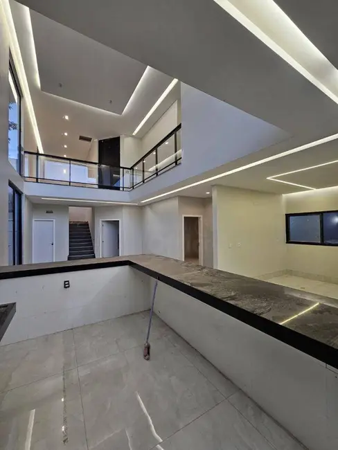 Foto 9 de Sobrado com 4 quartos à venda, 360m2 em Anápolis City, Anapolis - GO