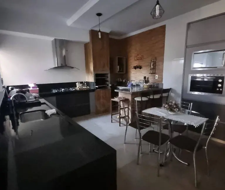 Foto 1 de Casa com 3 quartos à venda, 200m2 em Residencial Ayrton Senna, Anapolis - GO