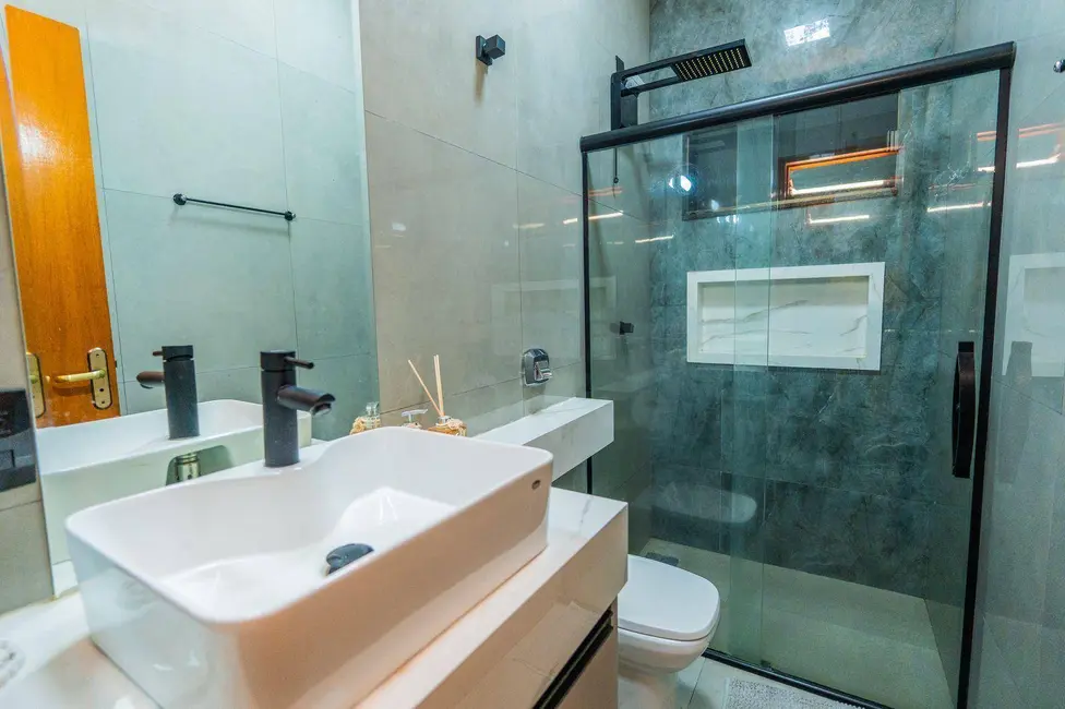 Casa com 3 quartos à venda, 300m2 em Parque Brasília 2ª Etapa, Anapolis - GO - imagem 8 Foto 8 de Casa com 3 quartos à venda, 300m2 em Parque Brasília 2ª Etapa, Anapolis - GO