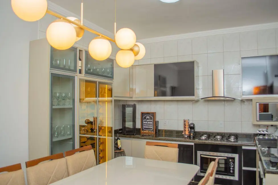 Casa com 3 quartos à venda, 300m2 em Parque Brasília 2ª Etapa, Anapolis - GO - imagem 5 Foto 5 de Casa com 3 quartos à venda, 300m2 em Parque Brasília 2ª Etapa, Anapolis - GO