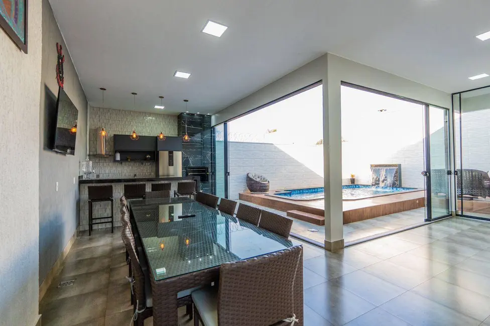 Casa com 3 quartos à venda, 300m2 em Parque Brasília 2ª Etapa, Anapolis - GO - imagem 1 Foto 1 de Casa com 3 quartos à venda, 300m2 em Parque Brasília 2ª Etapa, Anapolis - GO