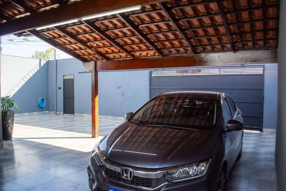 Casa com 3 quartos à venda, 300m2 em Parque Brasília 2ª Etapa, Anapolis - GO - imagem 2 Foto 2 de Casa com 3 quartos à venda, 300m2 em Parque Brasília 2ª Etapa, Anapolis - GO