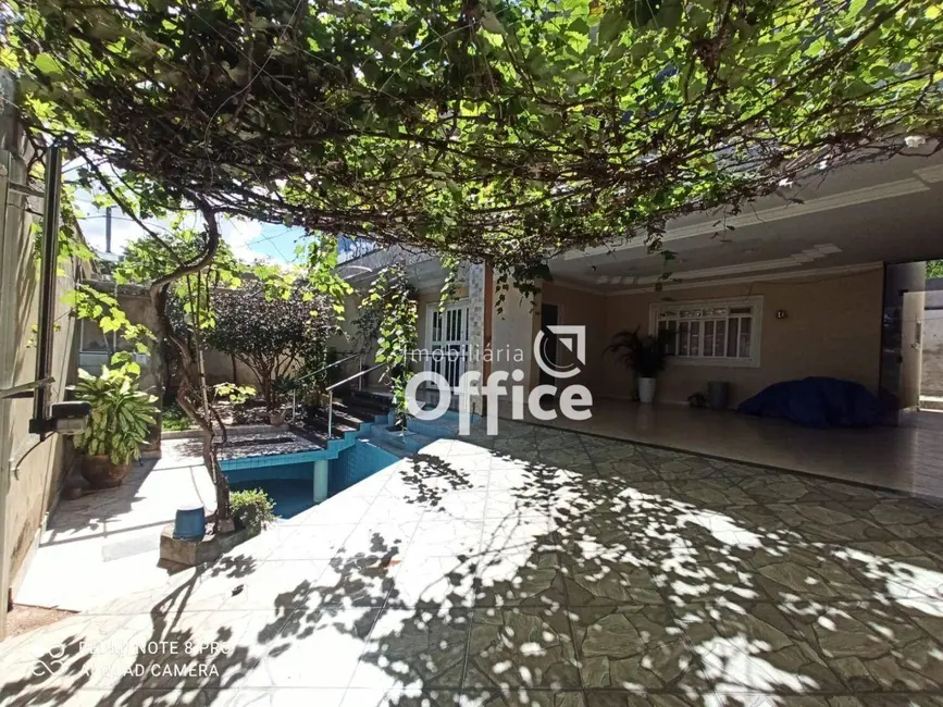 Sobrado com 6 quartos à venda, 368m2 em Anápolis City, Anapolis - GO - imagem 2 Foto 2 de Sobrado com 6 quartos à venda, 368m2 em Anápolis City, Anapolis - GO