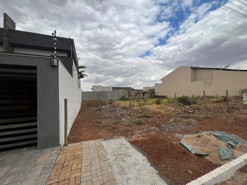Foto 2 de Terreno / Lote à venda, 300m2 em Parque Brasília, Anapolis - GO