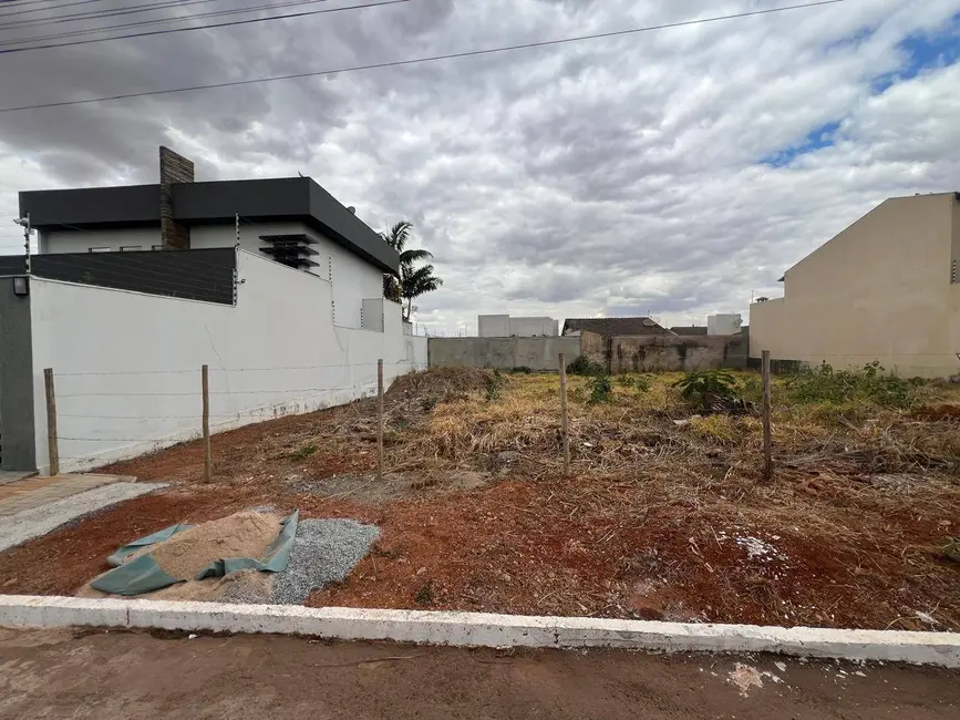 Foto 1 de Terreno / Lote à venda, 300m2 em Parque Brasília, Anapolis - GO
