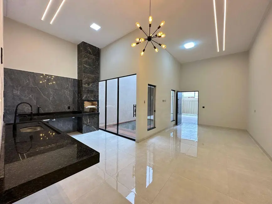 Casa com 3 quartos à venda, 211m2 em Anapolis - GO - imagem 1 Foto 1 de Casa com 3 quartos à venda, 211m2 em Anapolis - GO