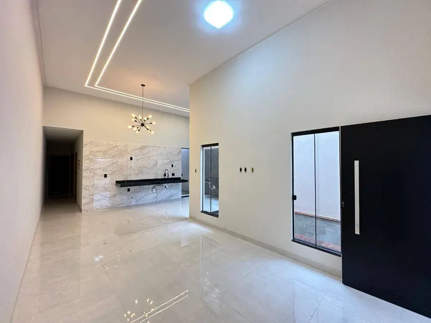 Casa com 3 quartos à venda, 211m2 em Anapolis - GO - imagem 2 Foto 2 de Casa com 3 quartos à venda, 211m2 em Anapolis - GO