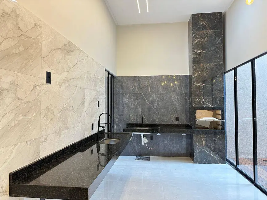Casa com 3 quartos à venda, 211m2 em Anapolis - GO - imagem 6 Foto 6 de Casa com 3 quartos à venda, 211m2 em Anapolis - GO