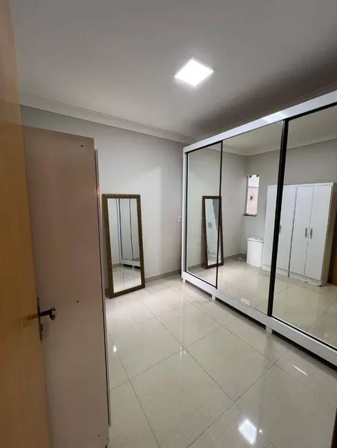 Casa com 3 quartos à venda, 300m2 em Jardim Flor de Liz, Anapolis - GO - imagem 5 Foto 5 de Casa com 3 quartos à venda, 300m2 em Jardim Flor de Liz, Anapolis - GO
