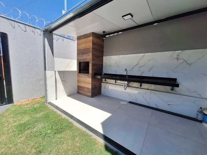 Foto 2 de Casa com 3 quartos à venda, 180m2 em Setor Residencial das Rosas, Anapolis - GO