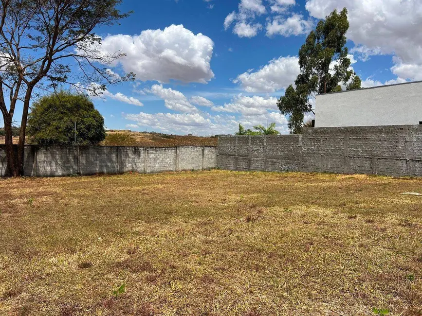 Foto 2 de Terreno / Lote à venda, 607m2 em Anapolis - GO