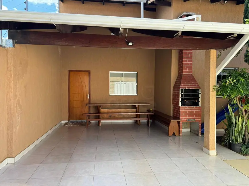 Foto 2 de Casa com 2 quartos à venda, 200m2 em Jardim Alvorada, Anapolis - GO