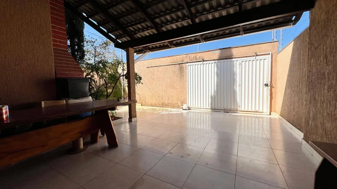 Foto 3 de Casa com 2 quartos à venda, 200m2 em Jardim Alvorada, Anapolis - GO