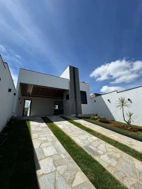 Casa com 3 quartos à venda, 258m2 em Jardim Europa, Anapolis - GO - imagem 1 Foto 1 de Casa com 3 quartos à venda, 258m2 em Jardim Europa, Anapolis - GO