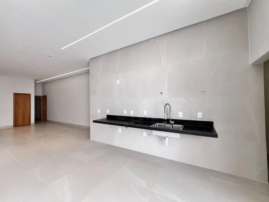 Foto 3 de Casa de Condomínio com 4 quartos à venda, 360m2 em Anapolis - GO