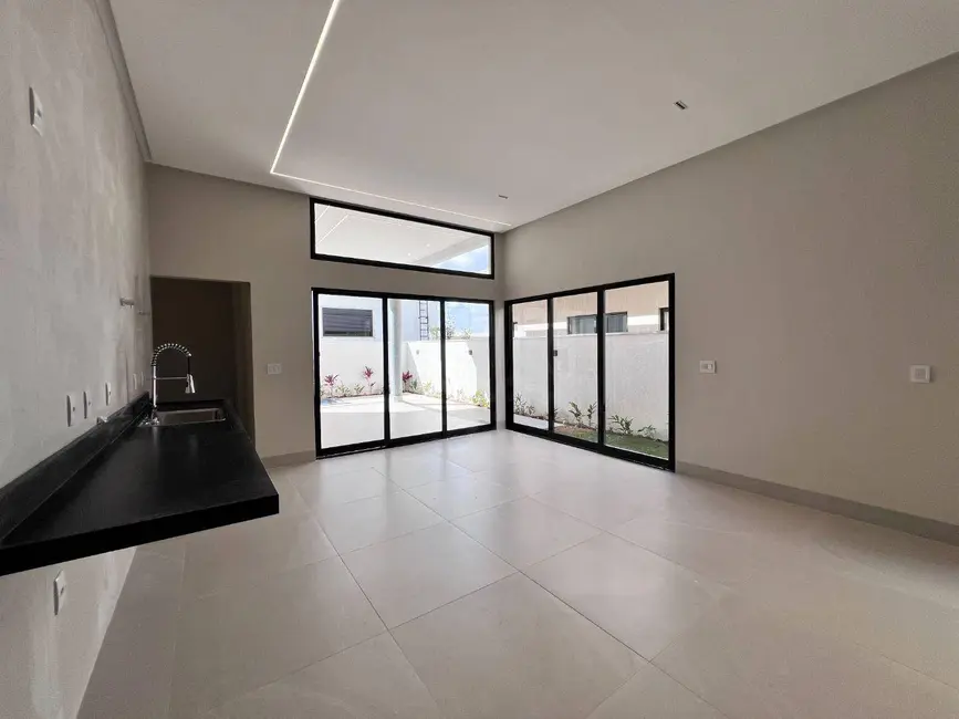 Foto 4 de Casa de Condomínio com 4 quartos à venda, 360m2 em Anapolis - GO