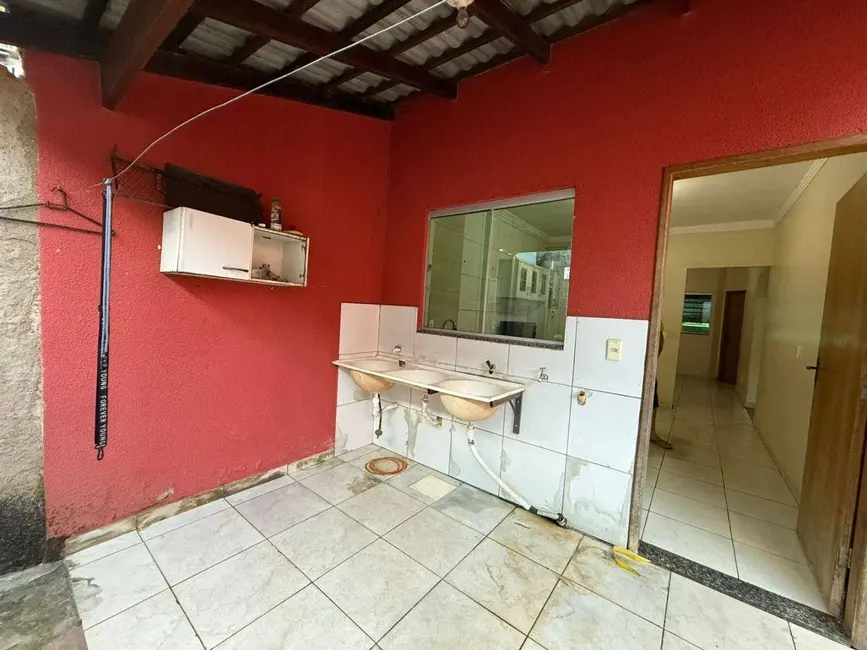 Casa com 3 quartos à venda, 200m2 em Santos Dumont, Anapolis - GO - imagem 6 Foto 6 de Casa com 3 quartos à venda, 200m2 em Santos Dumont, Anapolis - GO