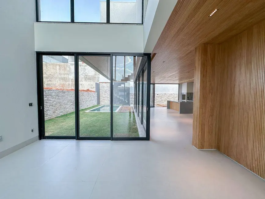 Sobrado com 4 quartos à venda, 432m2 em Anapolis - GO - imagem 5 Foto 5 de Sobrado com 4 quartos à venda, 432m2 em Anapolis - GO