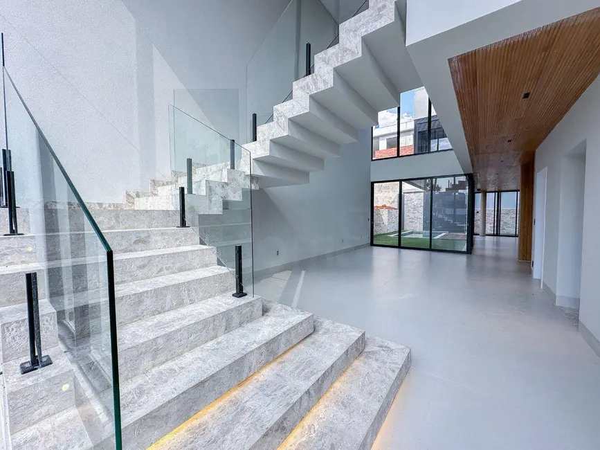 Sobrado com 4 quartos à venda, 432m2 em Anapolis - GO - imagem 4 Foto 4 de Sobrado com 4 quartos à venda, 432m2 em Anapolis - GO