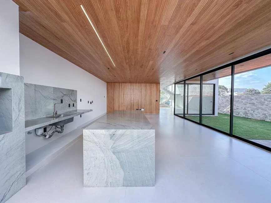 Sobrado com 4 quartos à venda, 432m2 em Anapolis - GO - imagem 8 Foto 8 de Sobrado com 4 quartos à venda, 432m2 em Anapolis - GO