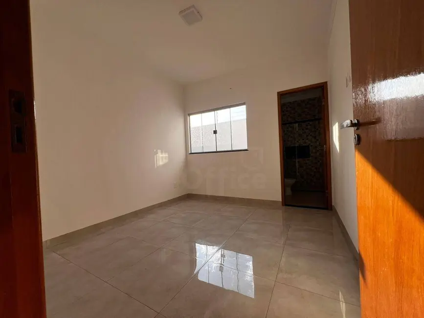 Casa com 3 quartos à venda, 150m2 em Setor Summerville, Anapolis - GO - imagem 5 Foto 5 de Casa com 3 quartos à venda, 150m2 em Setor Summerville, Anapolis - GO
