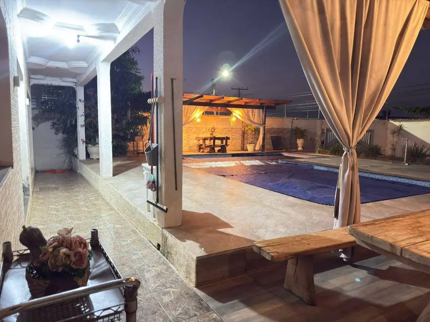 Foto 2 de Sobrado com 5 quartos à venda, 607m2 em Parque das Nações, Anapolis - GO