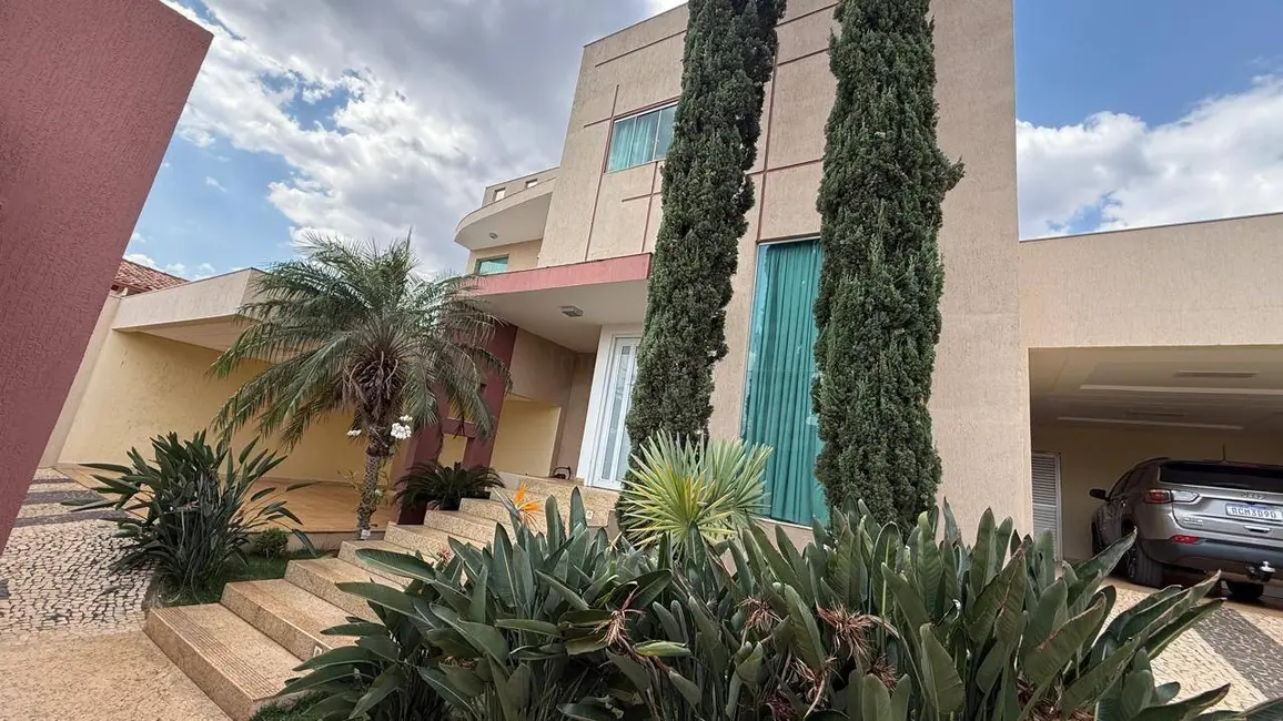 Sobrado com 4 quartos à venda, 419m2 em Anápolis City, Anapolis - GO - imagem 1 Foto 1 de Sobrado com 4 quartos à venda, 419m2 em Anápolis City, Anapolis - GO