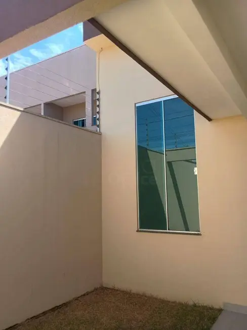 Casa com 3 quartos à venda, 150m2 em Residencial Flor do Cerrado, Anapolis - GO - imagem 2 Foto 2 de Casa com 3 quartos à venda, 150m2 em Residencial Flor do Cerrado, Anapolis - GO