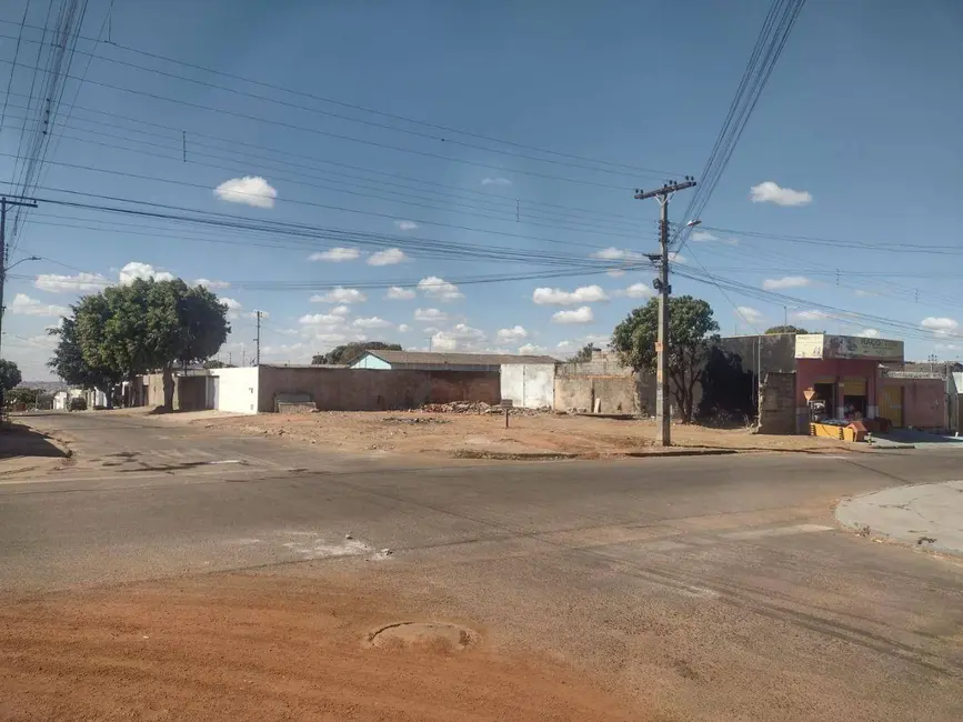 Foto 1 de Terreno / Lote à venda, 325m2 em Víviam Parque, Anapolis - GO