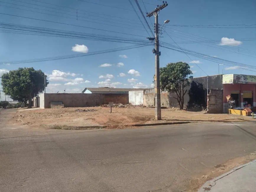 Foto 2 de Terreno / Lote à venda, 325m2 em Víviam Parque, Anapolis - GO