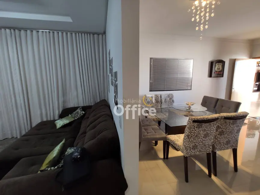 Foto 5 de Casa com 3 quartos à venda, 300m2 em Parque Brasília 2ª Etapa, Anapolis - GO