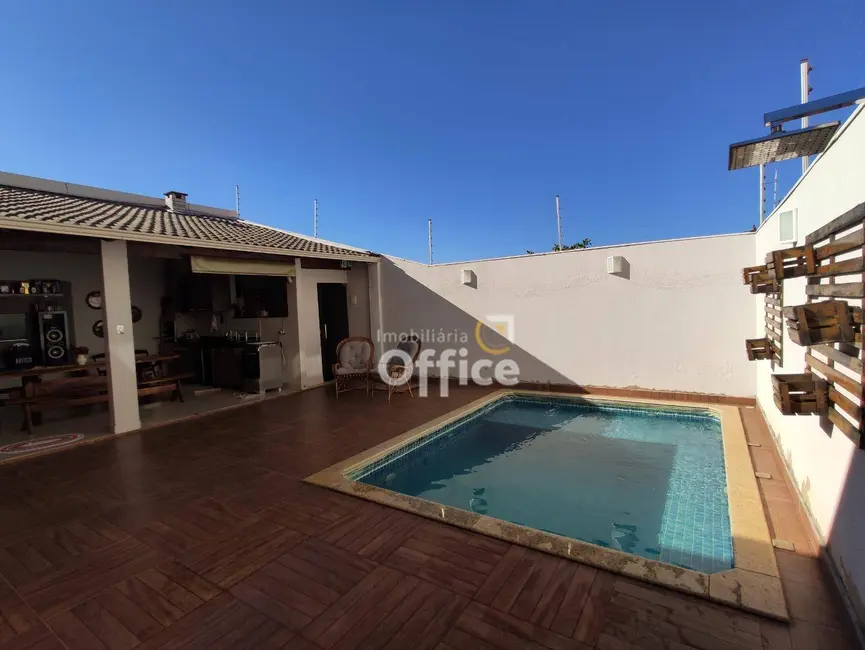 Foto 1 de Casa com 3 quartos à venda, 300m2 em Parque Brasília 2ª Etapa, Anapolis - GO