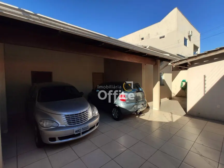 Foto 9 de Casa com 3 quartos à venda, 300m2 em Parque Brasília 2ª Etapa, Anapolis - GO