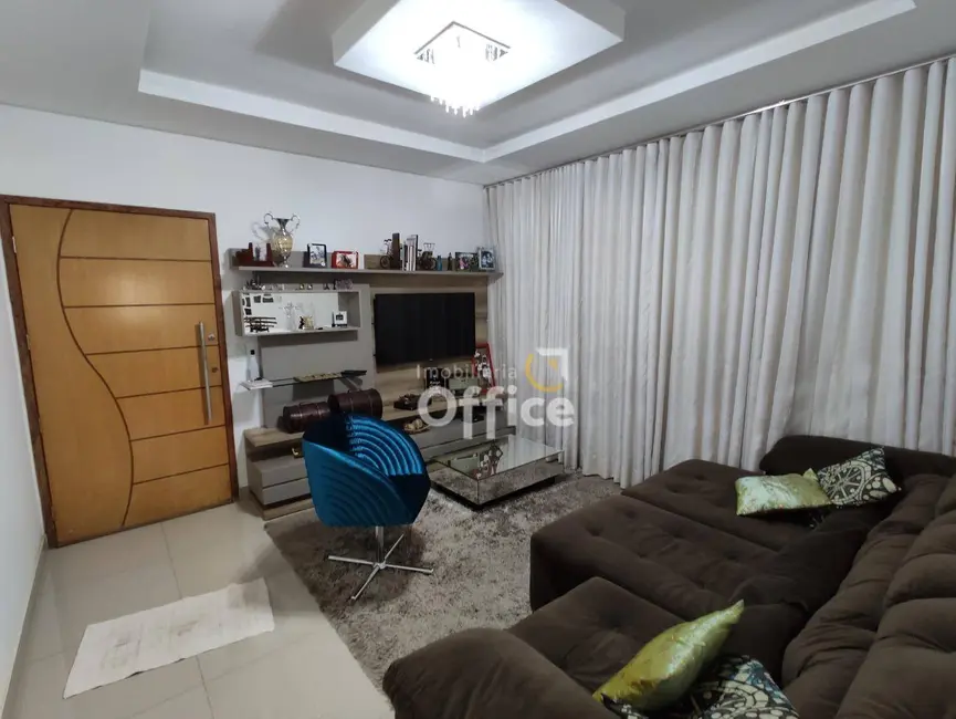 Foto 3 de Casa com 3 quartos à venda, 300m2 em Parque Brasília 2ª Etapa, Anapolis - GO