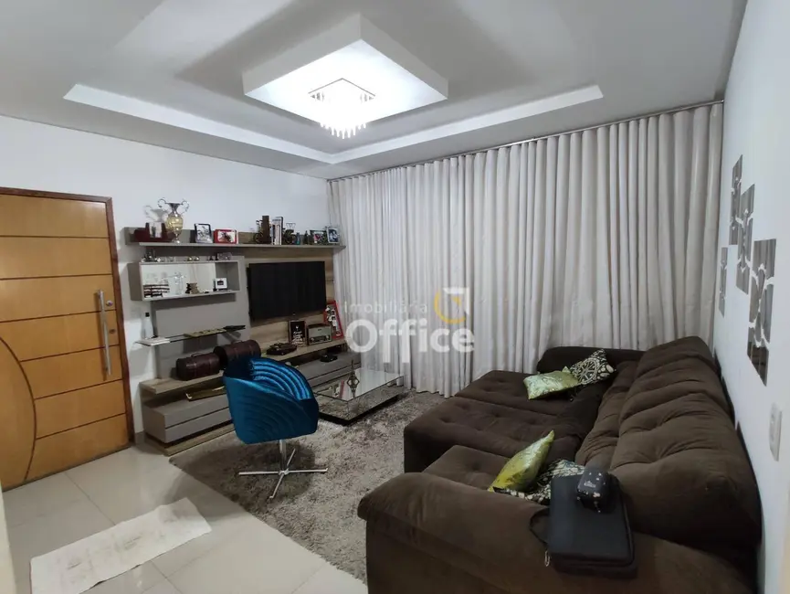 Foto 4 de Casa com 3 quartos à venda, 300m2 em Parque Brasília 2ª Etapa, Anapolis - GO