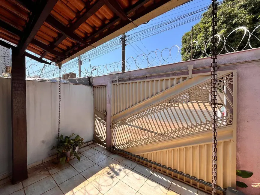 Foto 3 de Casa com 3 quartos para alugar, 360m2 em Jundiaí, Anapolis - GO