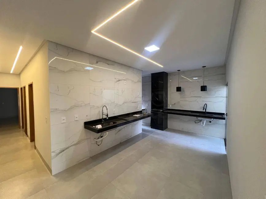 Foto 1 de Casa com 3 quartos à venda, 150m2 em Anapolis - GO