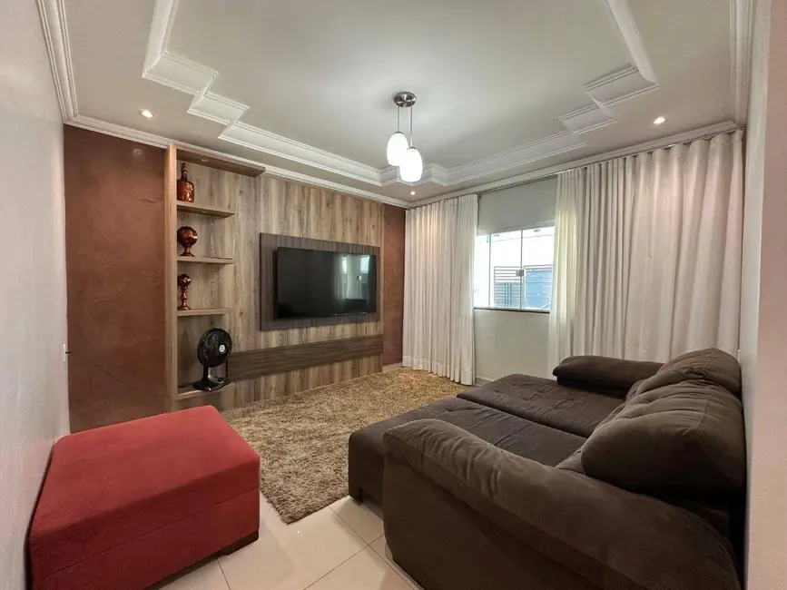 Casa com 3 quartos à venda, 300m2 em Parque Brasília 2ª Etapa, Anapolis - GO - imagem 4 Foto 4 de Casa com 3 quartos à venda, 300m2 em Parque Brasília 2ª Etapa, Anapolis - GO