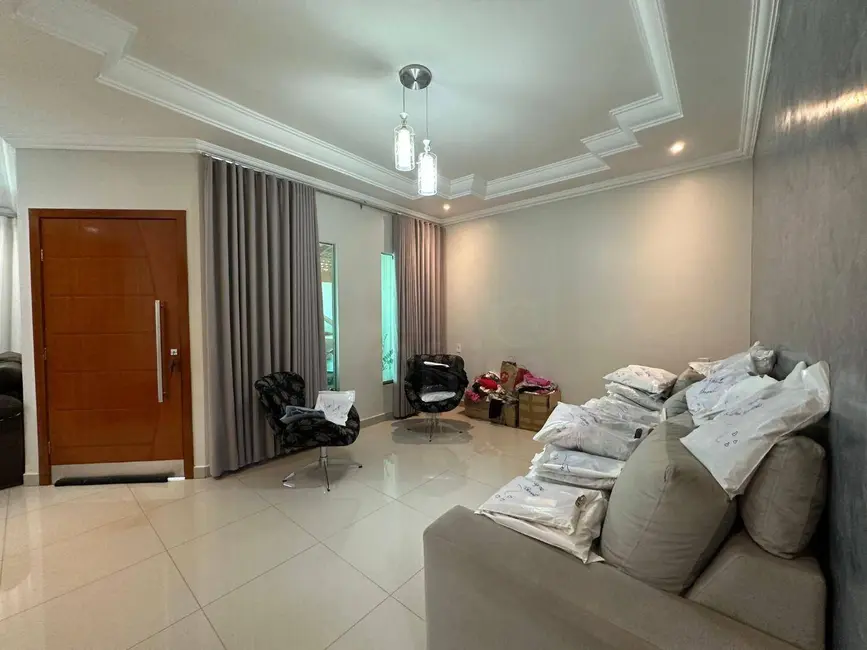 Casa com 3 quartos à venda, 300m2 em Parque Brasília 2ª Etapa, Anapolis - GO - imagem 5 Foto 5 de Casa com 3 quartos à venda, 300m2 em Parque Brasília 2ª Etapa, Anapolis - GO