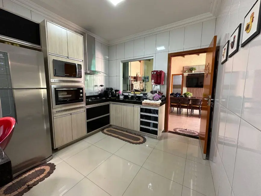 Casa com 3 quartos à venda, 300m2 em Parque Brasília 2ª Etapa, Anapolis - GO - imagem 6 Foto 6 de Casa com 3 quartos à venda, 300m2 em Parque Brasília 2ª Etapa, Anapolis - GO