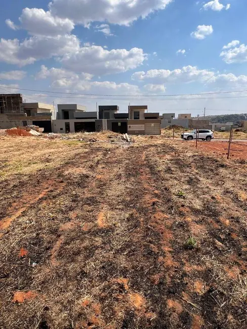 Foto 1 de Terreno / Lote à venda, 300m2 em Anapolis - GO