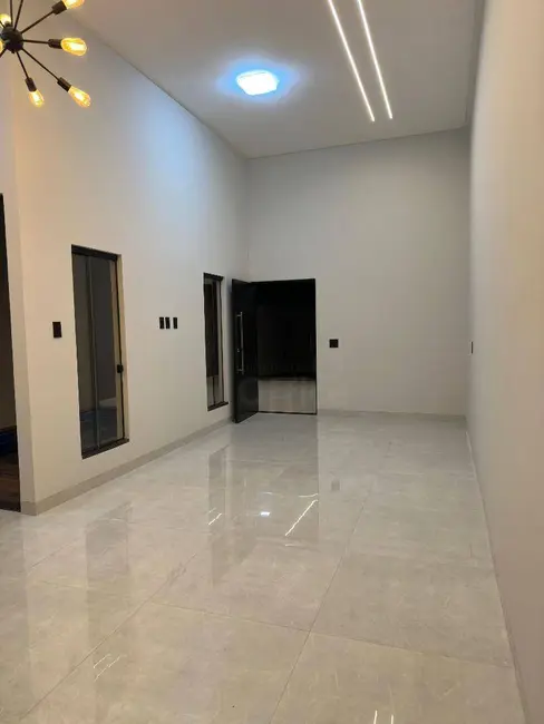 Casa com 3 quartos à venda, 211m2 em Anapolis - GO - imagem 5 Foto 5 de Casa com 3 quartos à venda, 211m2 em Anapolis - GO