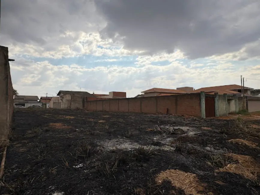 Foto 2 de Terreno / Lote à venda, 450m2 em Anápolis City, Anapolis - GO